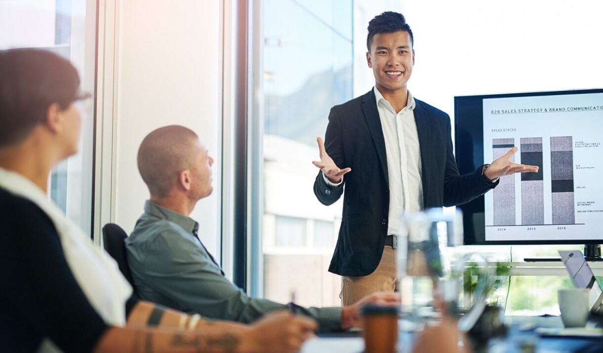 tell me what you think shot of a group of business xd7rg2z